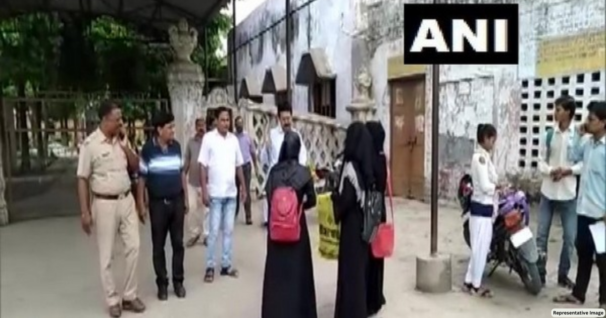 UP: Girls denied entry to Moradabad college for wearing burqa; professors say 'uniform implemented'
